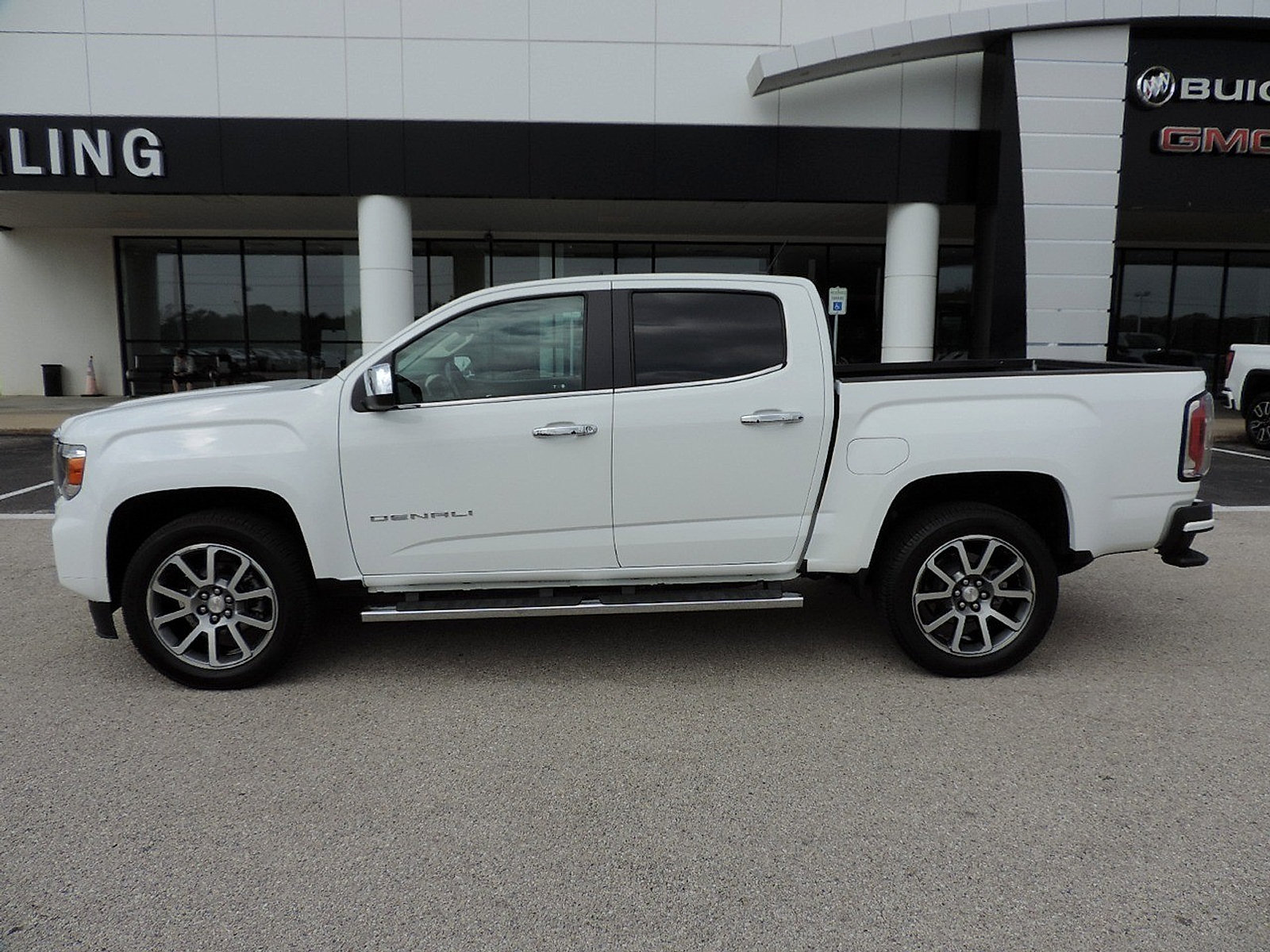 Certified 2021 GMC Canyon Denali RWD image 8