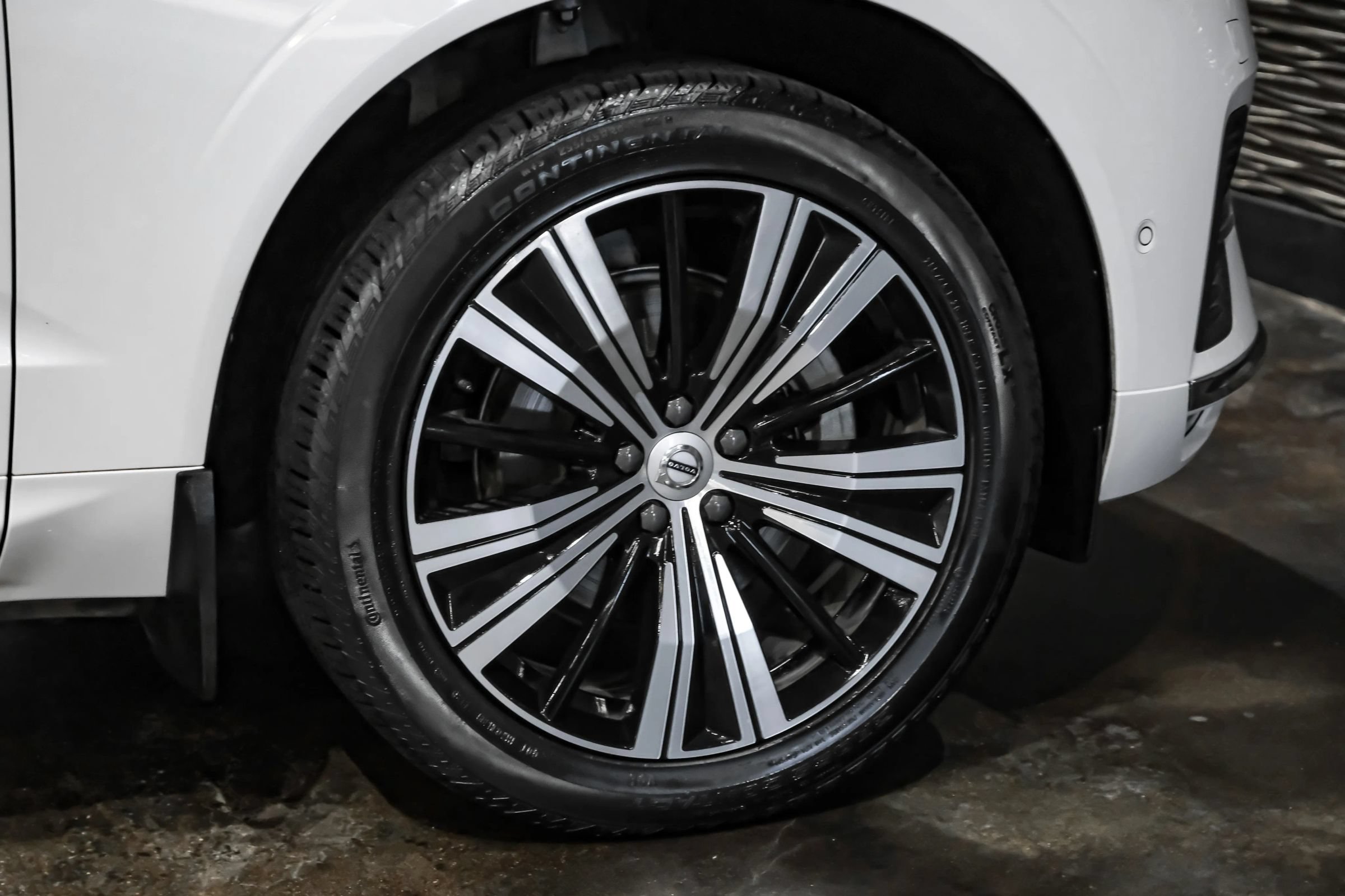 Used 2022 Volvo XC60 B5 Inscription w/ Advanced Package FWD image 49