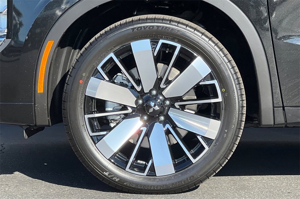 New 2026 Mitsubishi Outlander SEL image 26