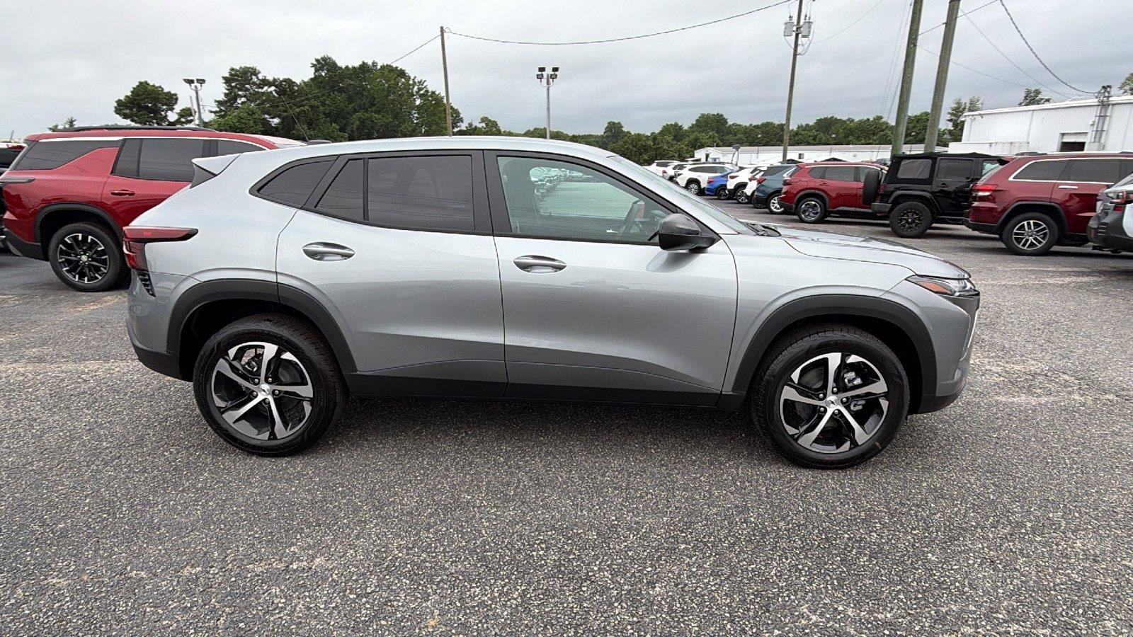 New 2026 Chevrolet Trax RS FWD image 7
