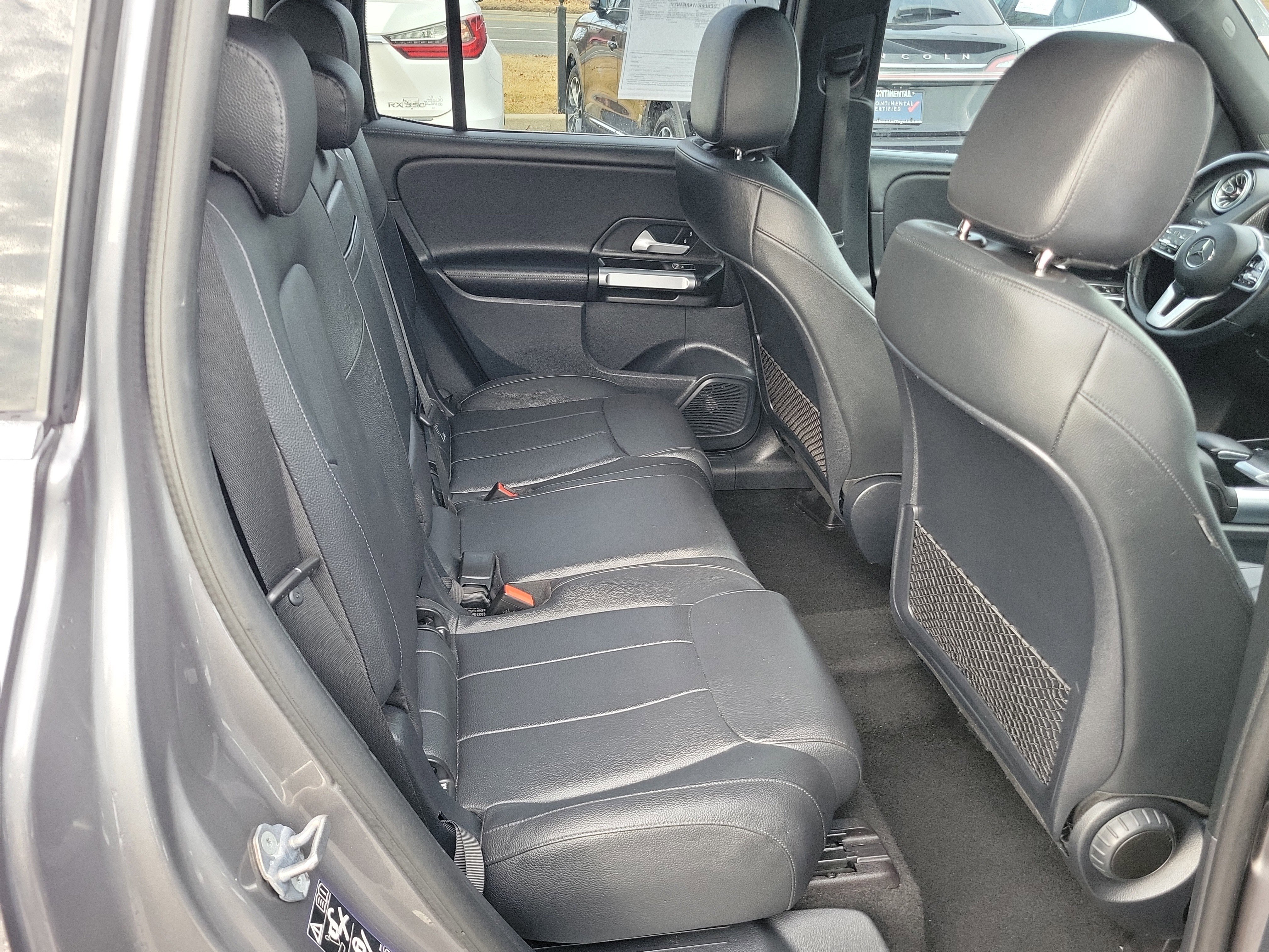 Used 2022 Mercedes-Benz GLB 250 4MATIC image 27