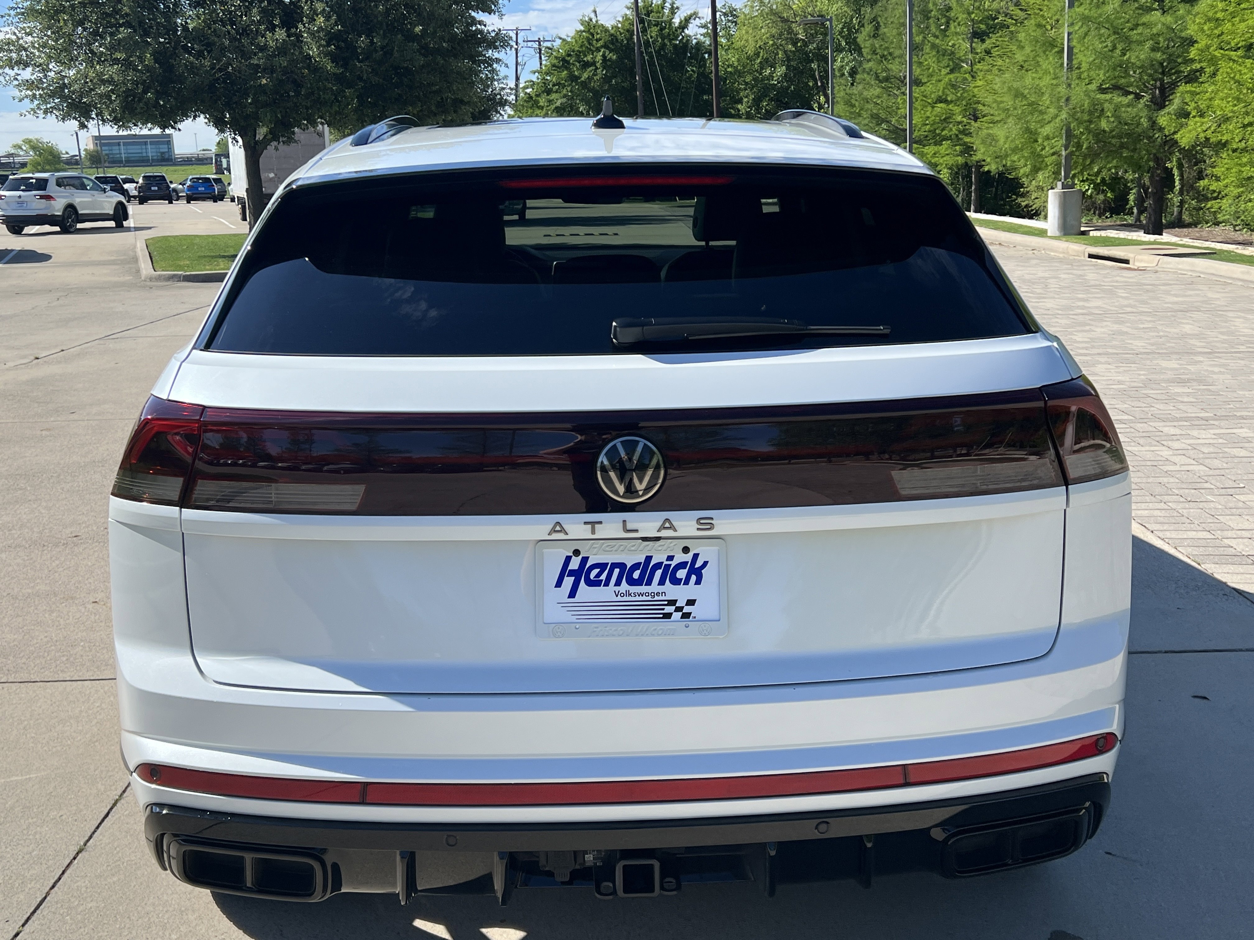 Used 2025 Volkswagen Atlas Cross Sport SEL Premium R-Line image 9