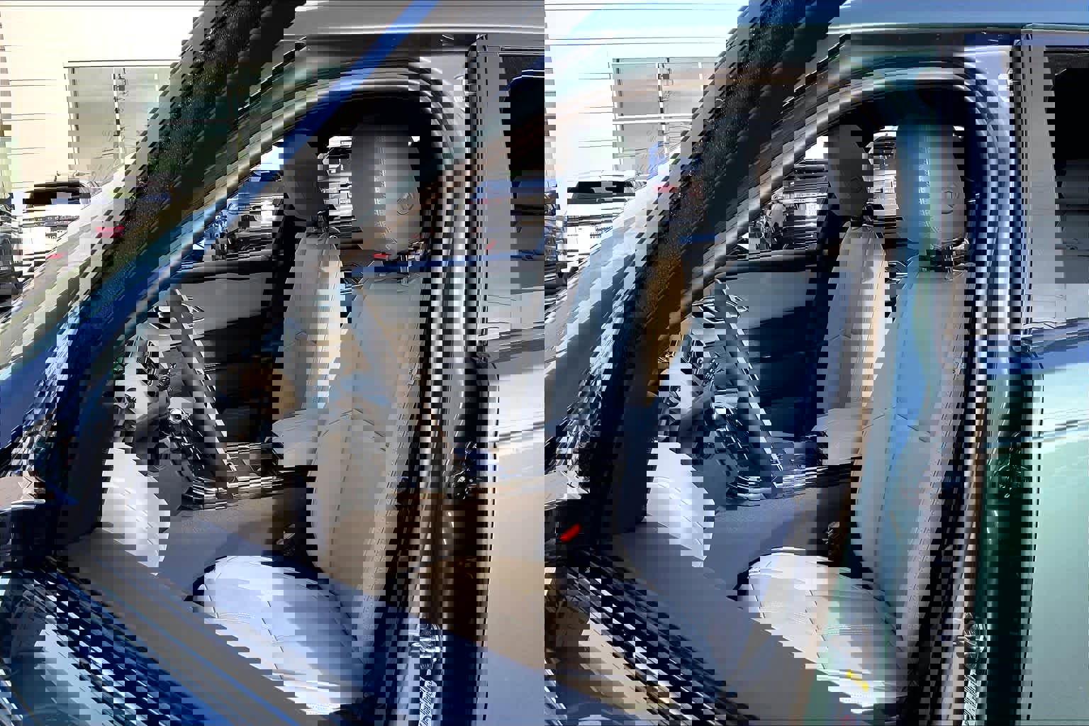 New 2026 Land Rover Range Rover Velar Dynamic SE image 11