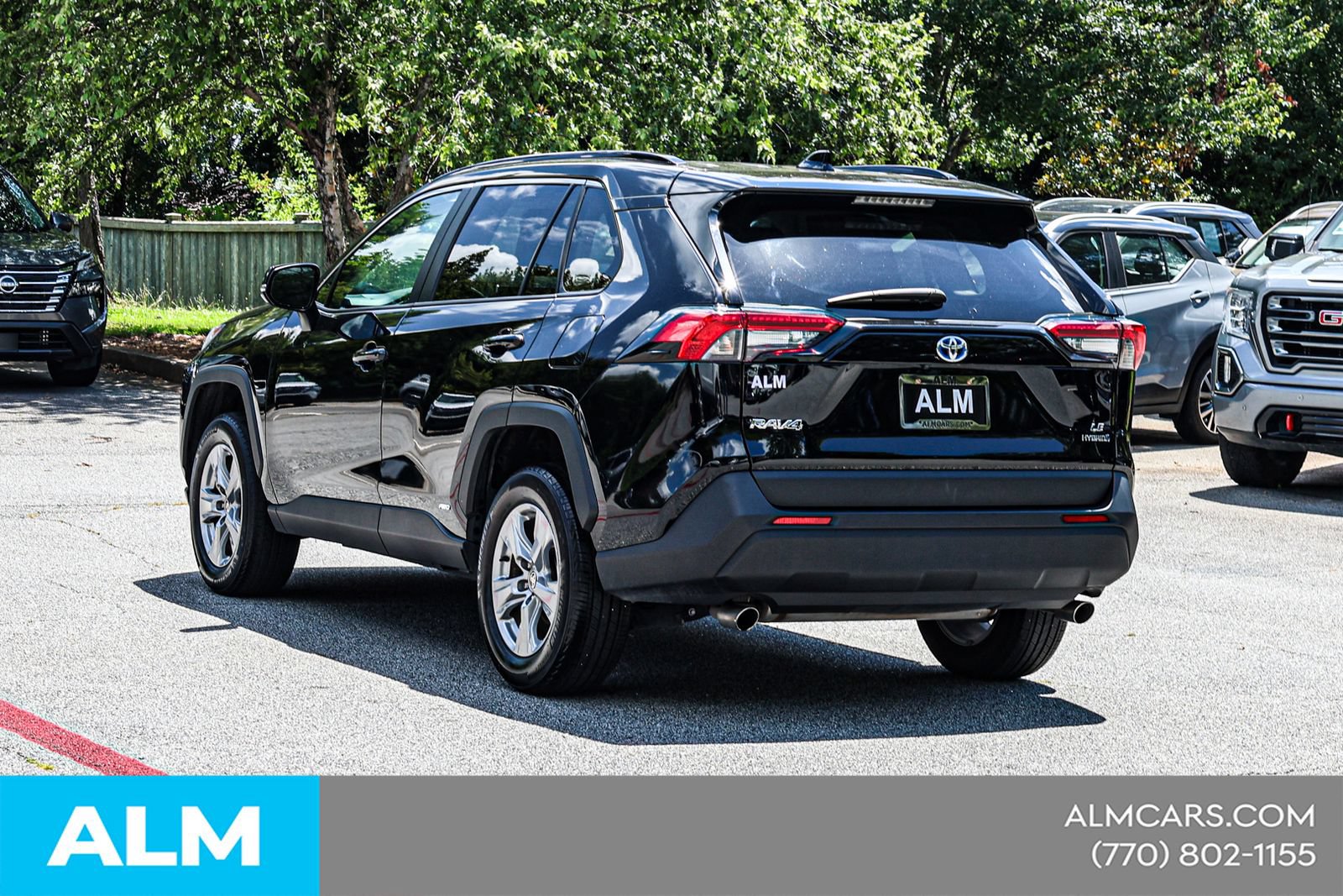 Used 2024 Toyota RAV4 LE AWD/4WD image 8