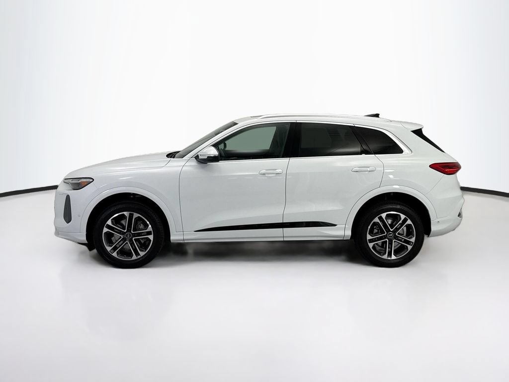Certified 2025 Audi Q5 Premium Plus w/ Premium Plus AWD/4WD image 8
