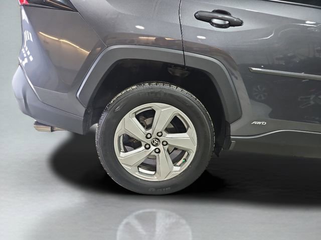 Used 2021 Toyota RAV4 XLE Premium image 14