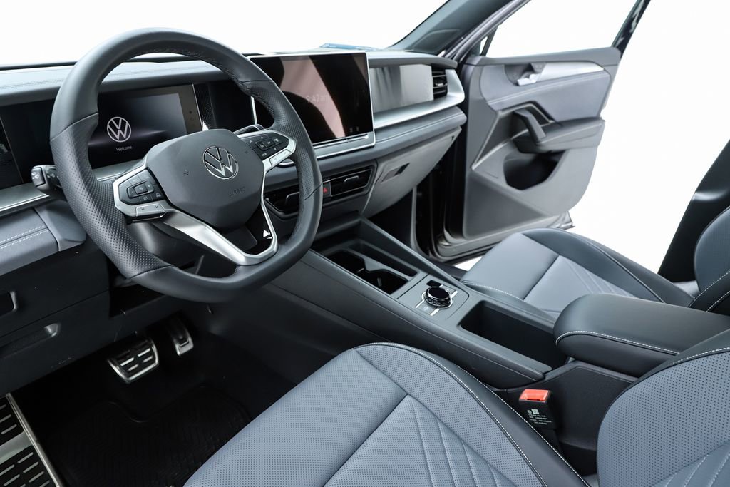 New 2026 Volkswagen Tiguan SE R-Line image 19