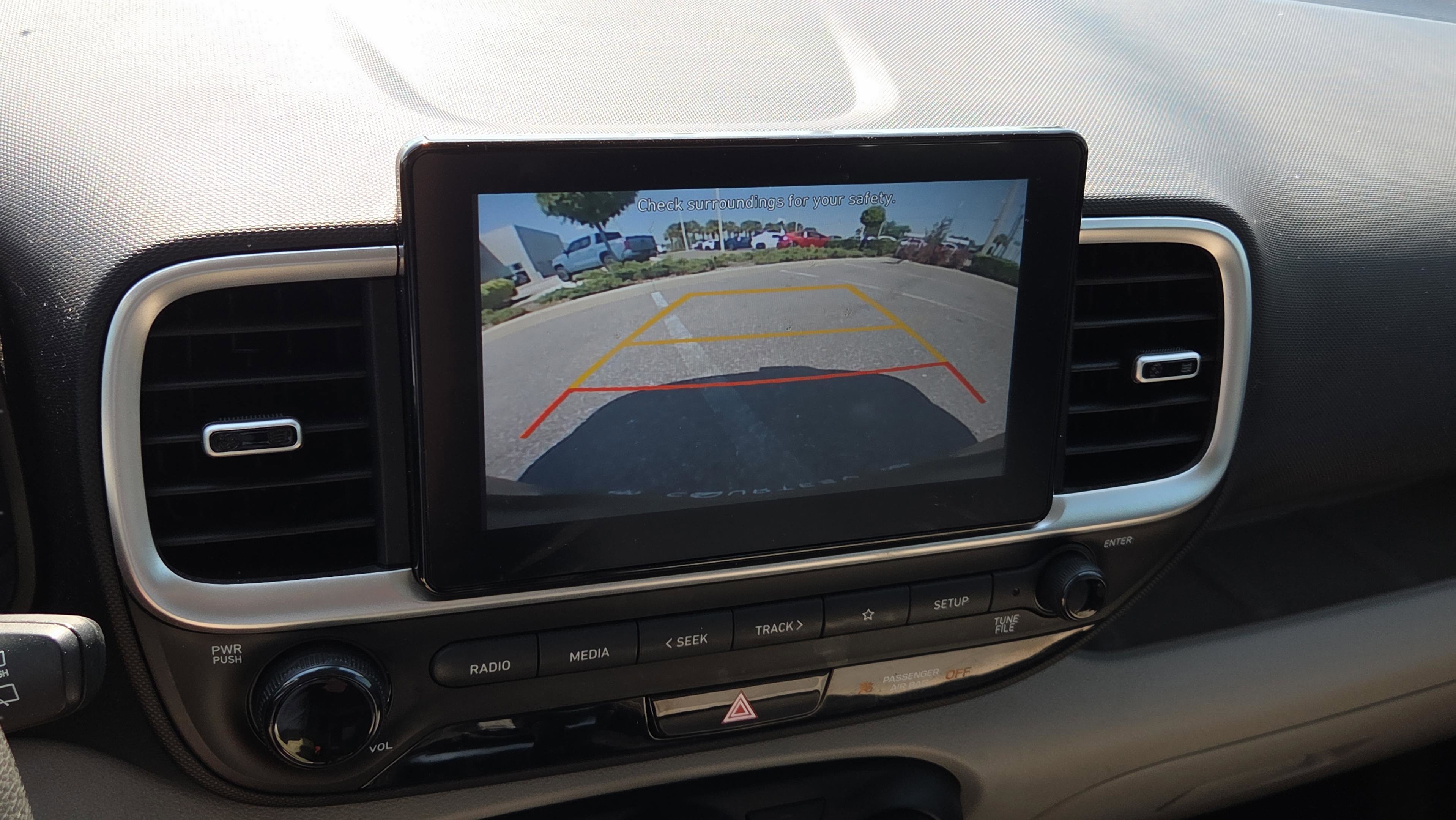 Used 2020 Hyundai Venue SEL image 21