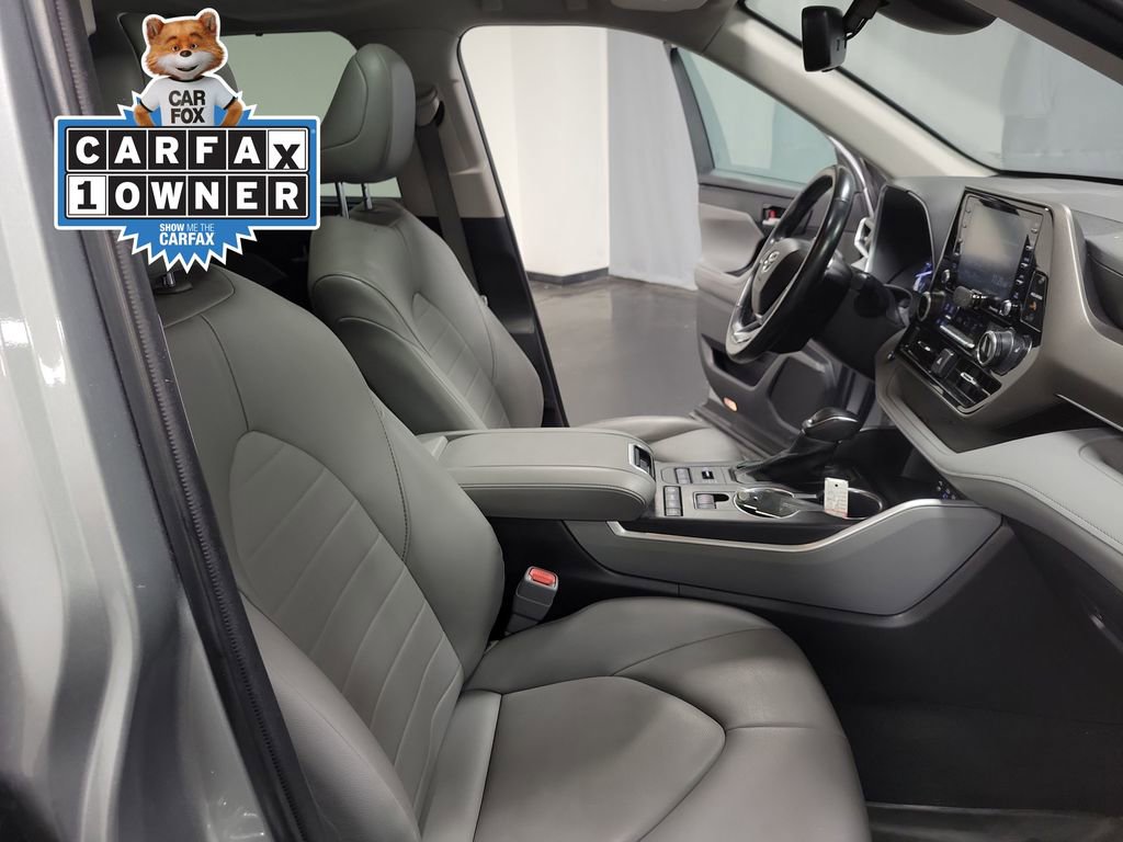 Used 2022 Toyota Highlander XLE image 23