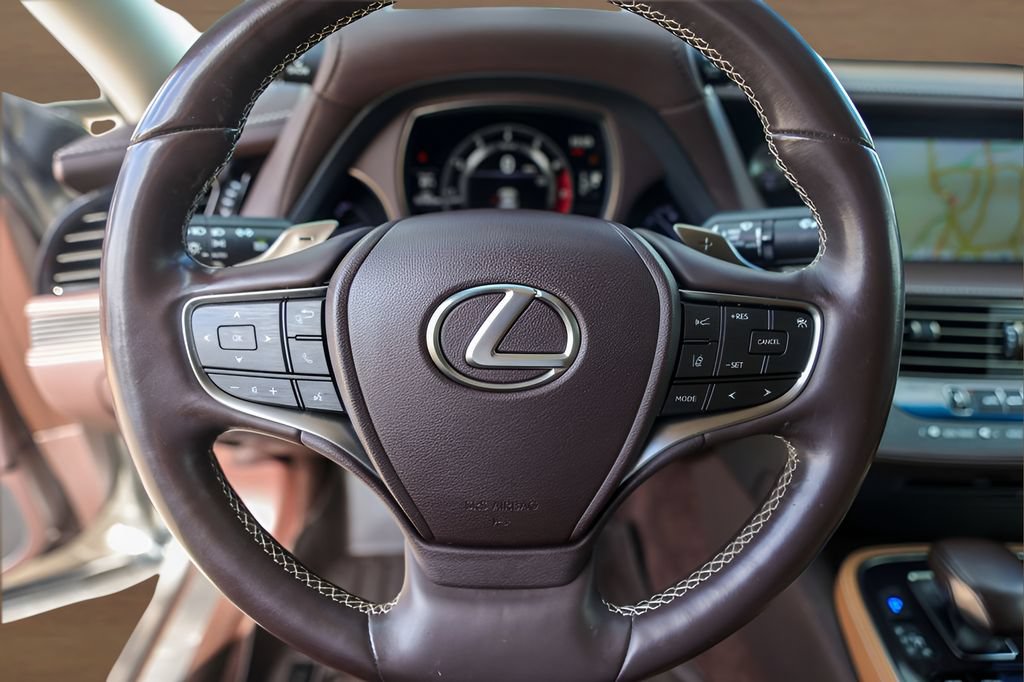 Used 2018 Lexus LS 500 w/ Accessory Package (Z2) RWD image 12