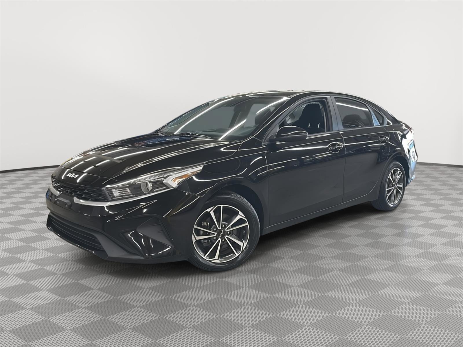 Used 2022 Kia Forte LXS w/ LXS Technology Package image 1