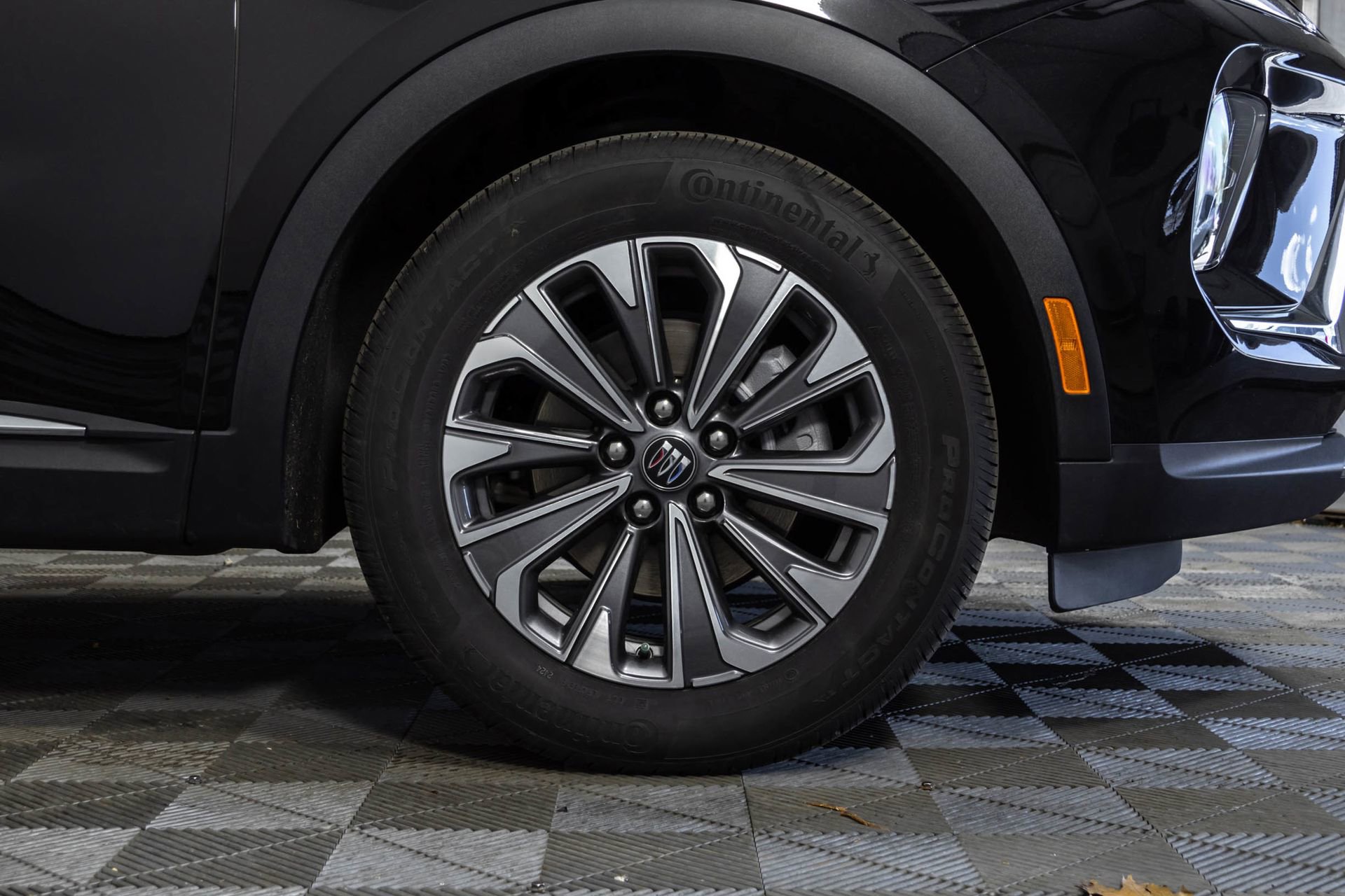 Used 2025 Buick Envision Preferred AWD/4WD image 45