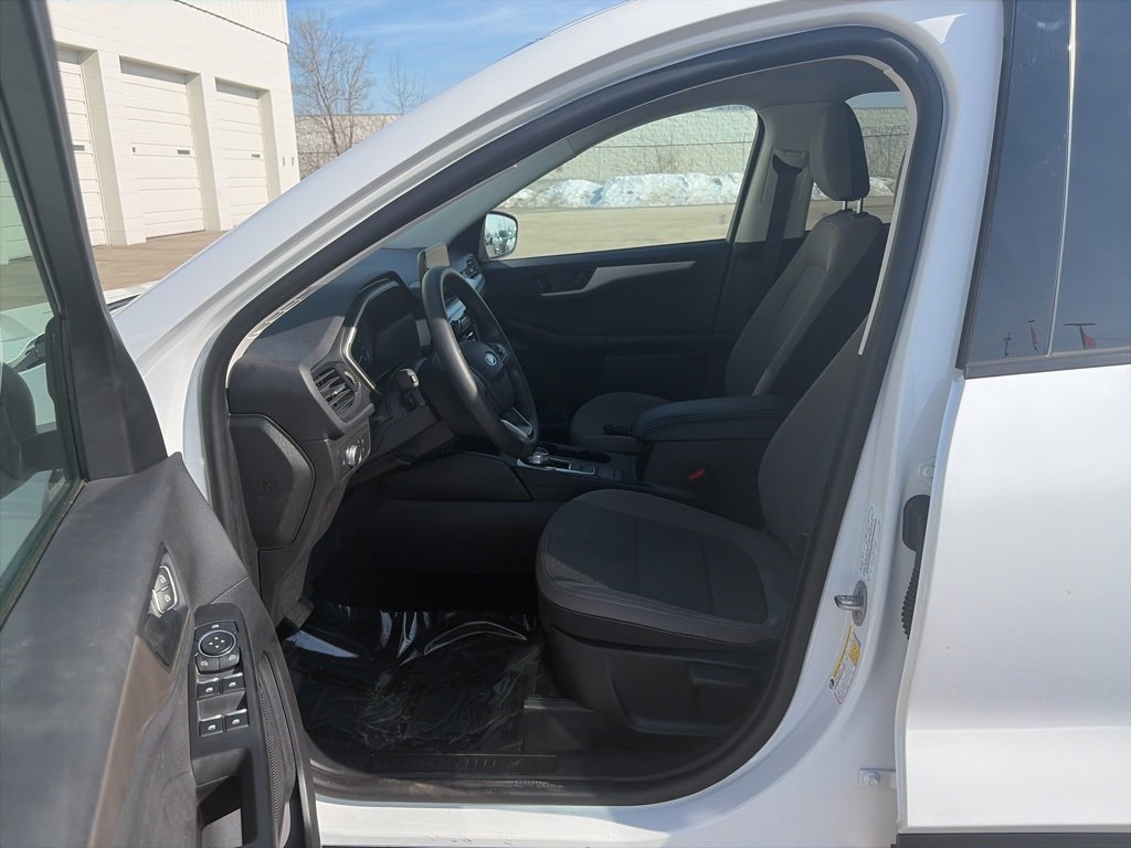 Used 2022 Ford Escape SE image 17