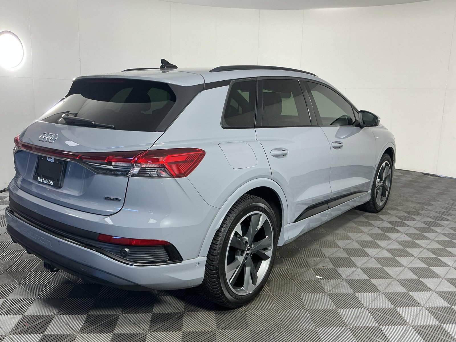 Used 2024 Audi Q4 e-tron Prestige w/ Black Optic Package AWD/4WD image 7