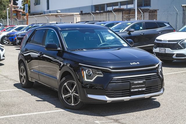 Certified 2023 Kia Niro LX FWD image 2