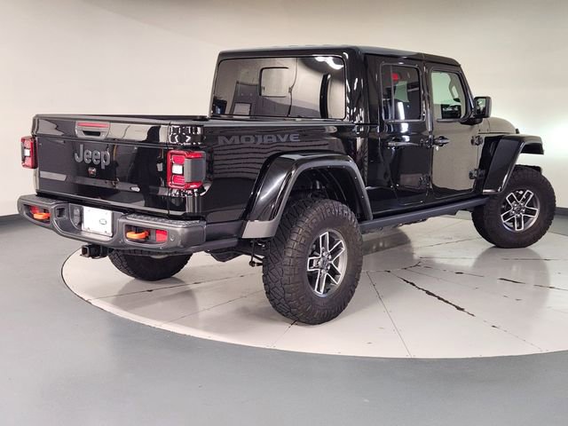 Used 2024 Jeep Gladiator Mojave AWD/4WD image 2