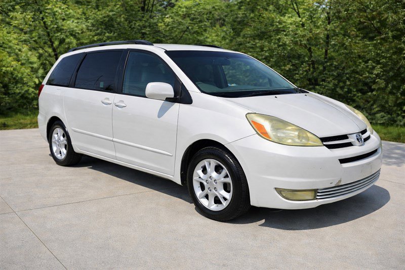 Used 2005 Toyota Sienna XLE image 1