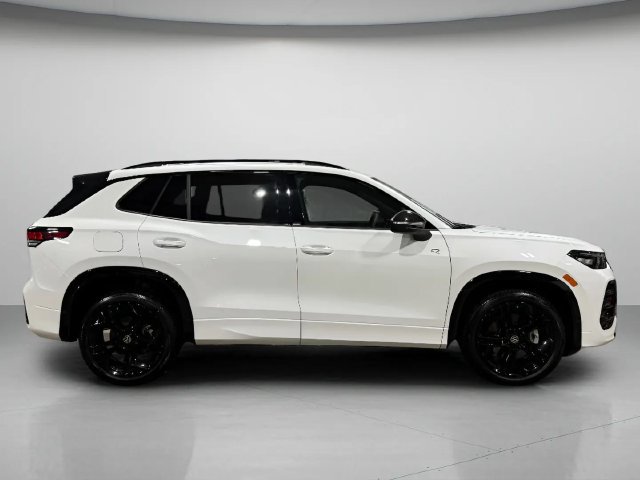Used 2026 Volkswagen Tiguan SE R-Line AWD/4WD image 2