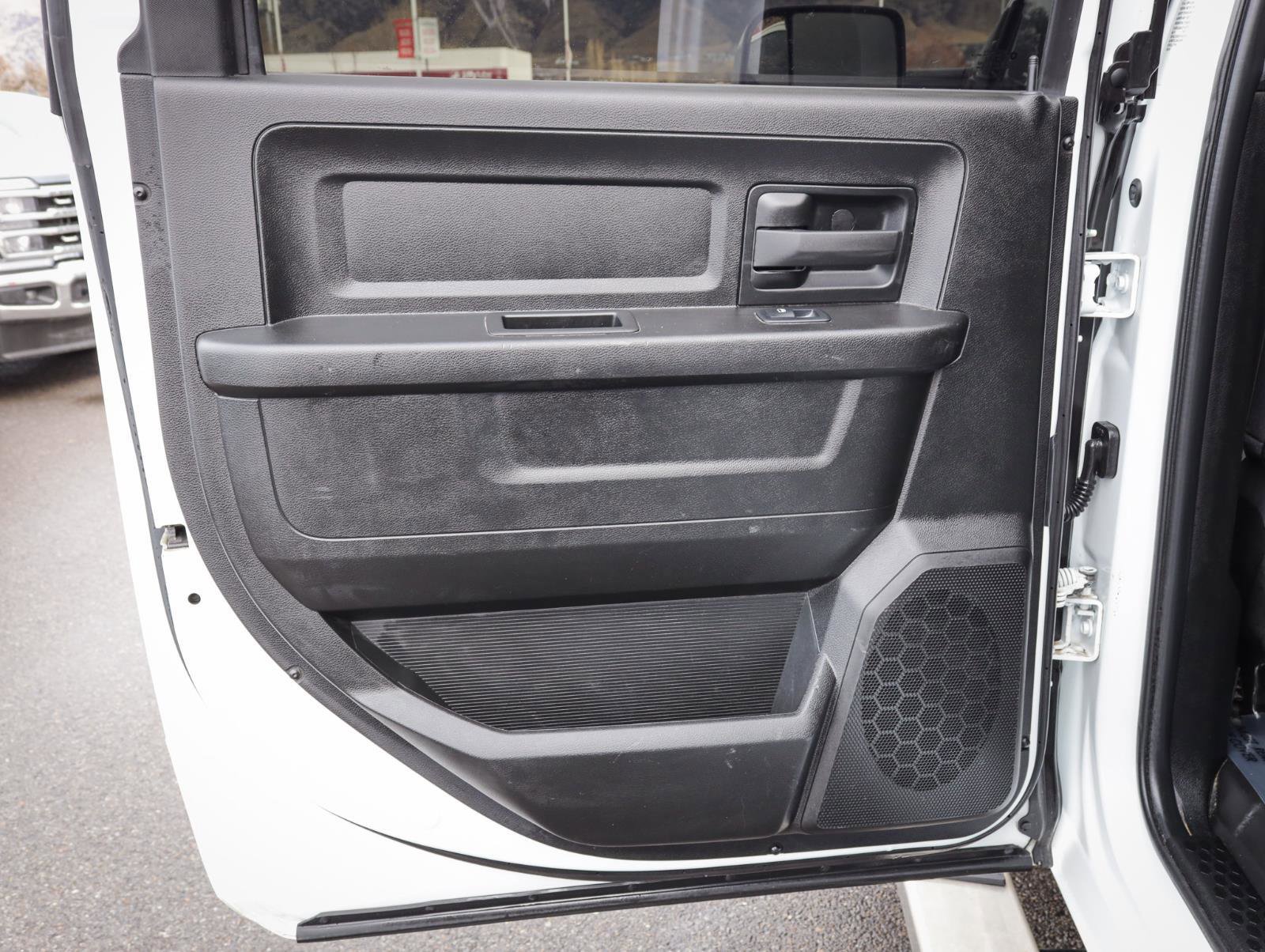 Used 2022 RAM 3500 Tradesman w/ Chrome Appearance Group image 32