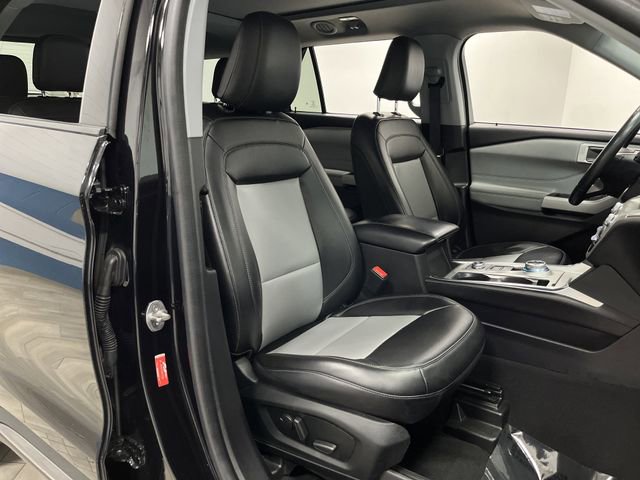 Used 2022 Ford Explorer XLT w/ Equipment Group 202A image 31