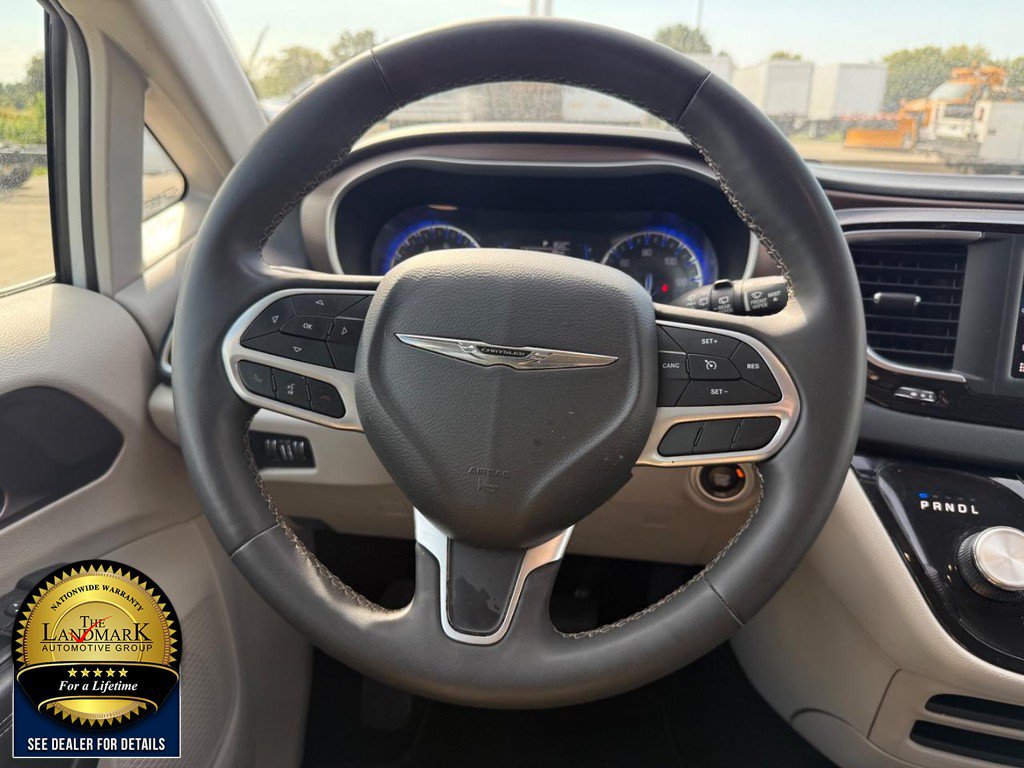 Used 2023 Chrysler Voyager LX FWD image 18