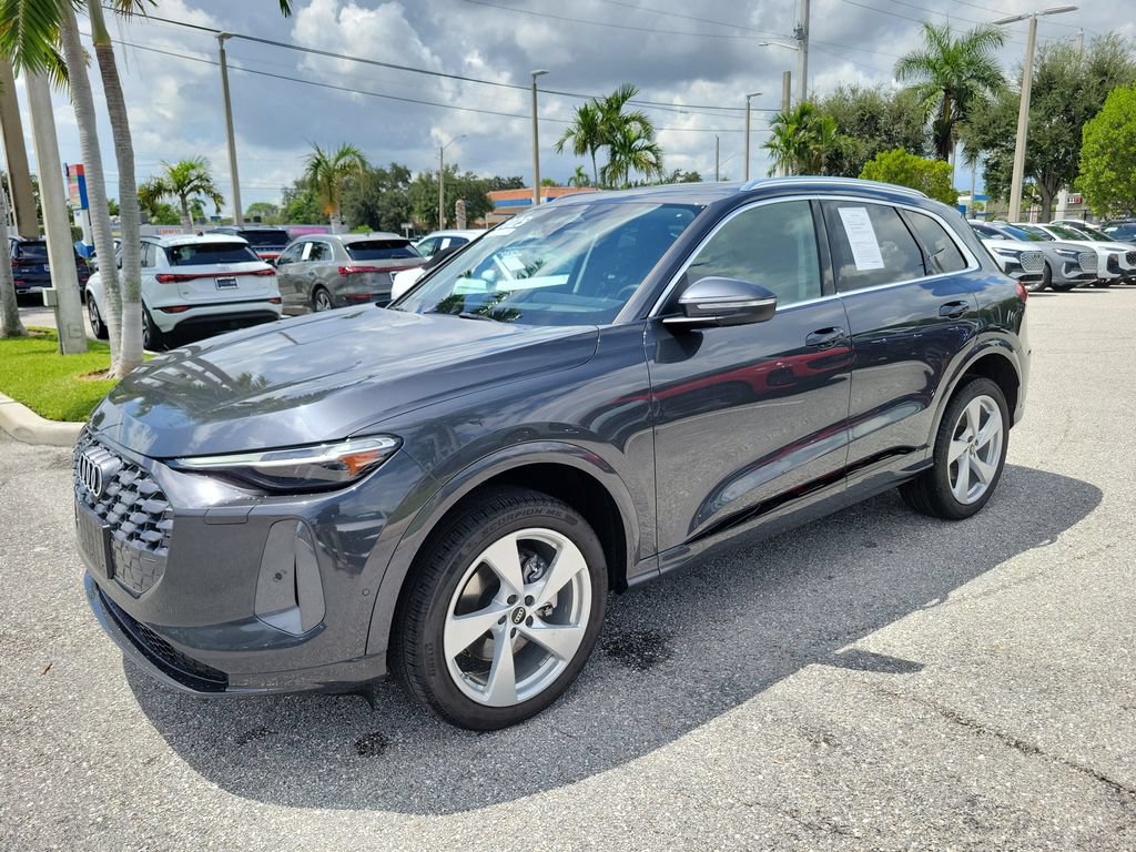 Used 2025 Audi Q5 Premium w/ Premium Plus AWD/4WD image 2