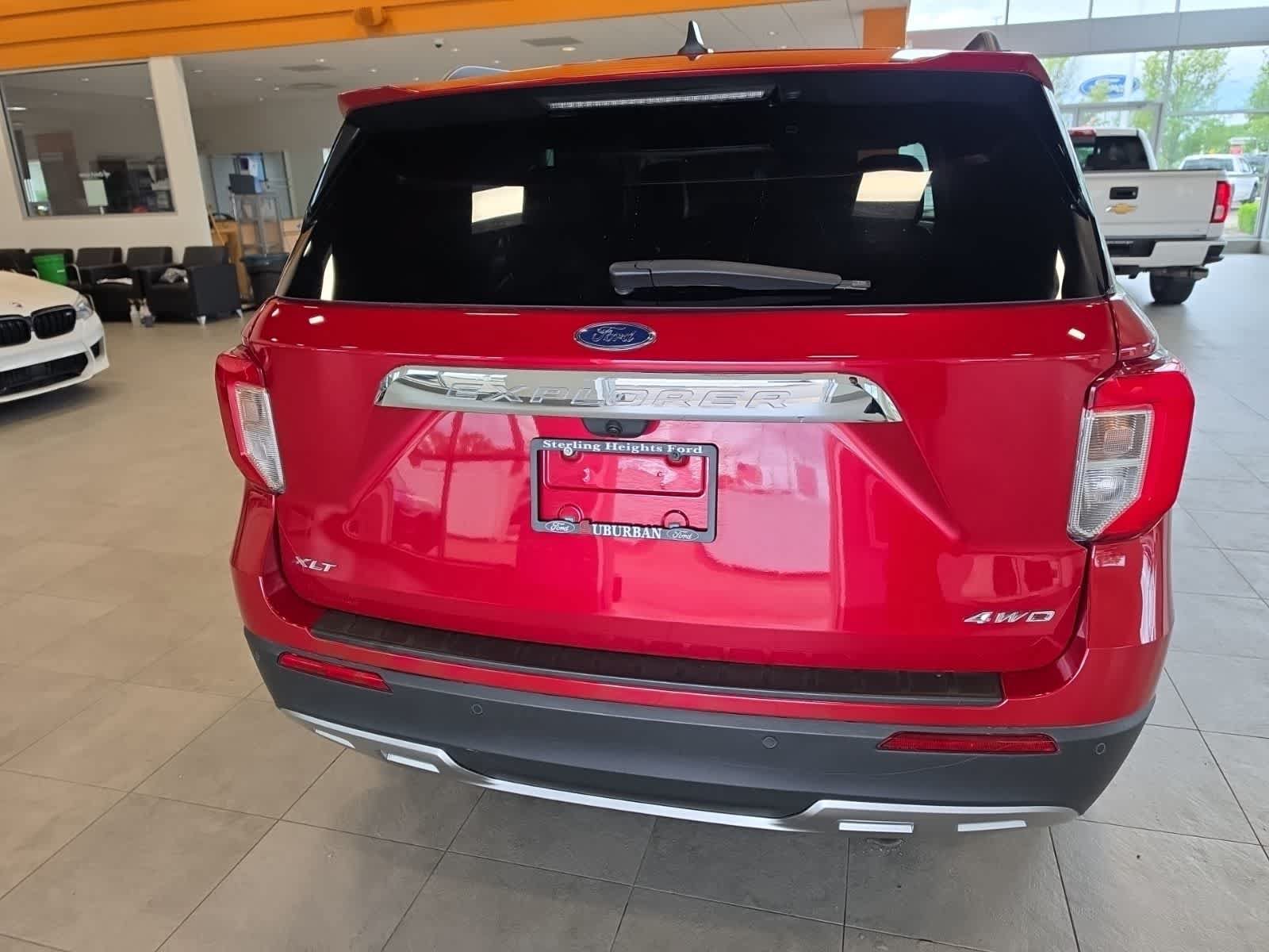 Used 2023 Ford Explorer XLT w/ Equipment Group 202A AWD/4WD image 9