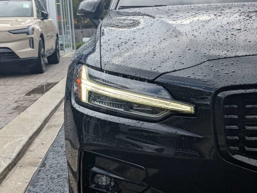 Certified 2024 Volvo S60 B5 Plus w/ Climate Package FWD image 10