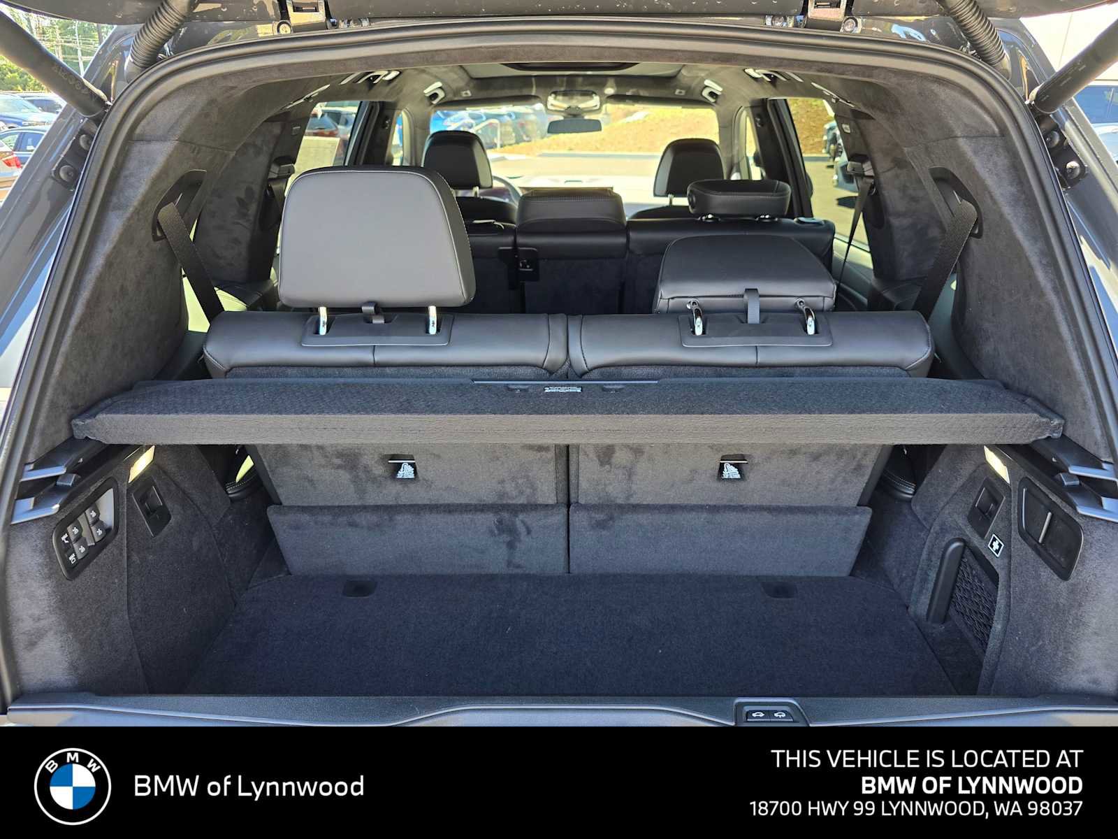 New 2026 BMW X7 M60i image 17