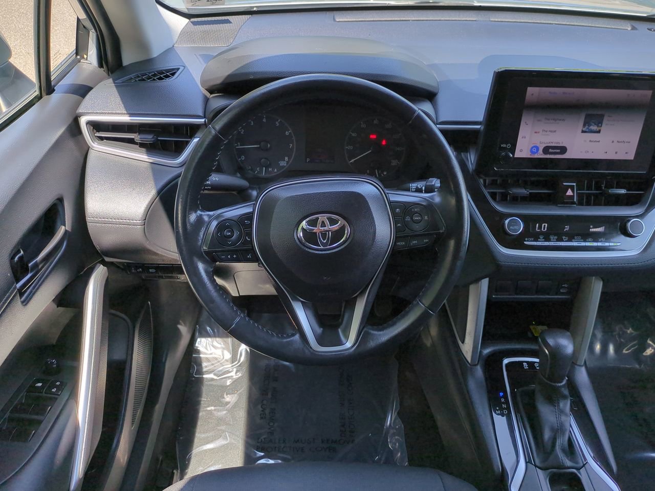 Used 2023 Toyota Corolla Cross LE w/ Moonroof Package FWD image 16