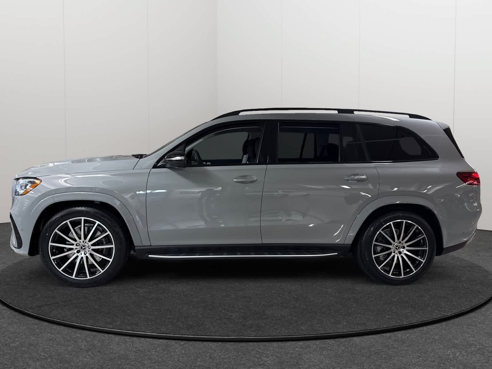 New 2026 Mercedes-Benz GLS 450 4MATIC image 3