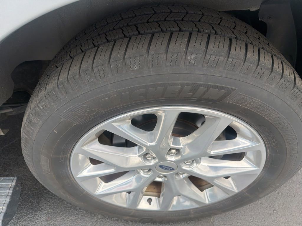 Used 2017 Ford Expedition Limited w/ Equipment Group 301A image 8