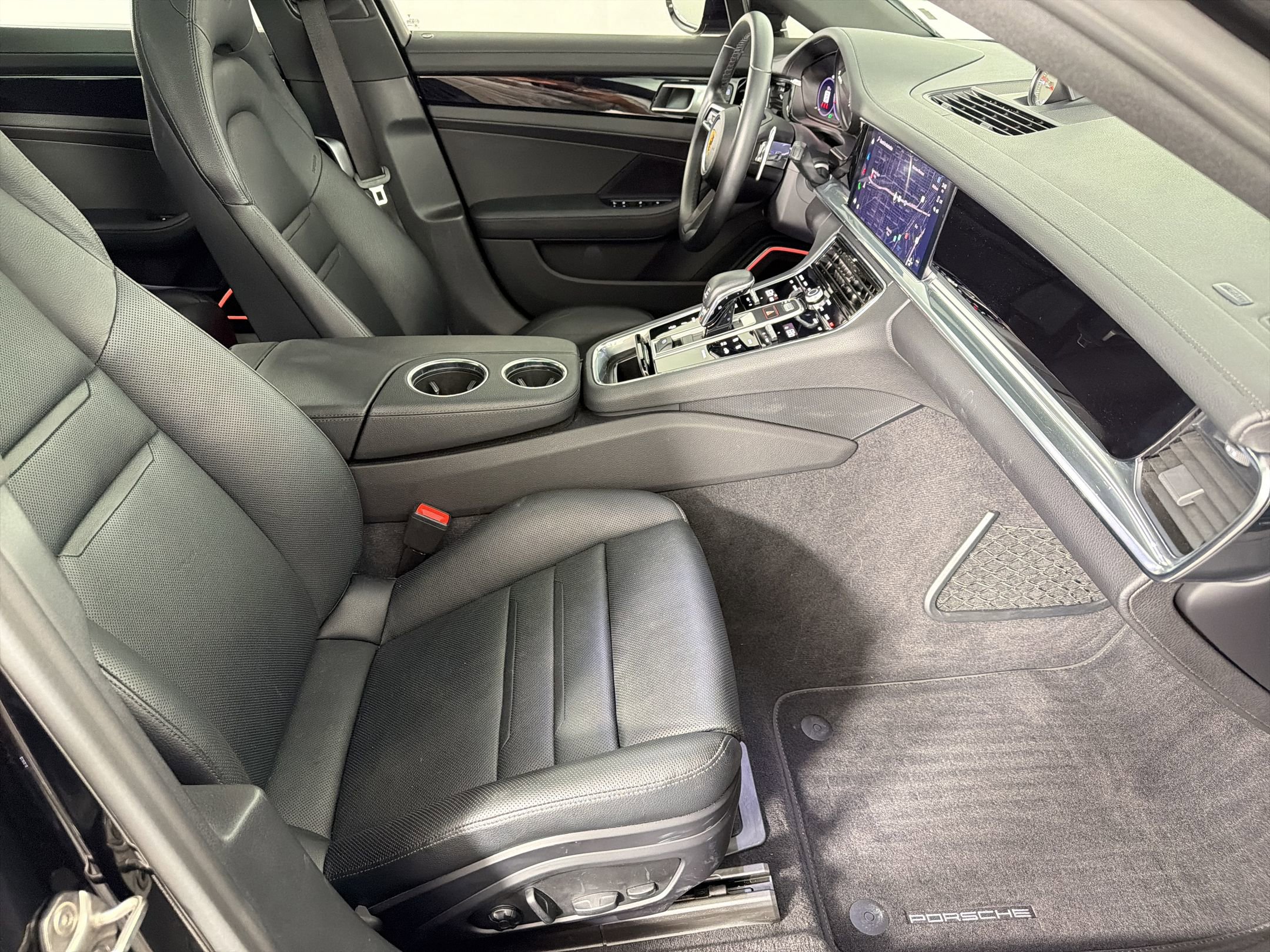 Certified 2023 Porsche Panamera 4 AWD/4WD image 30