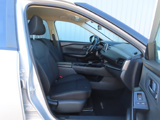 Used 2024 Nissan Rogue S AWD/4WD image 24