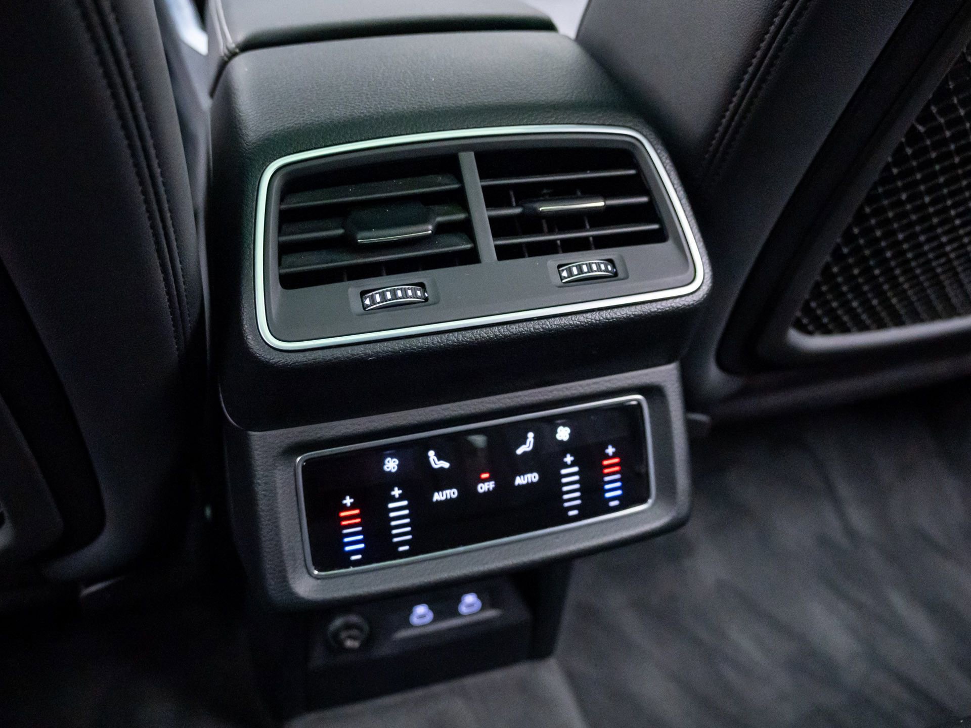 Used 2022 Audi e-tron Premium AWD/4WD image 18