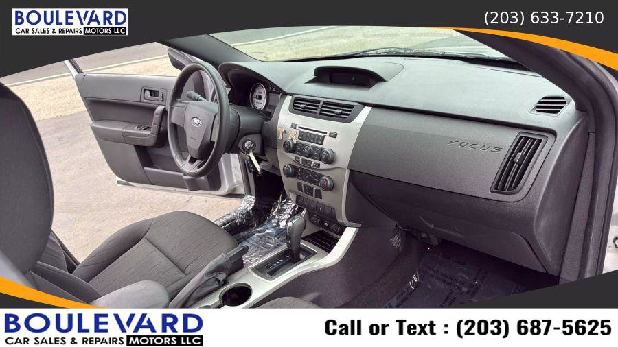 Used 2010 Ford Focus SE image 34