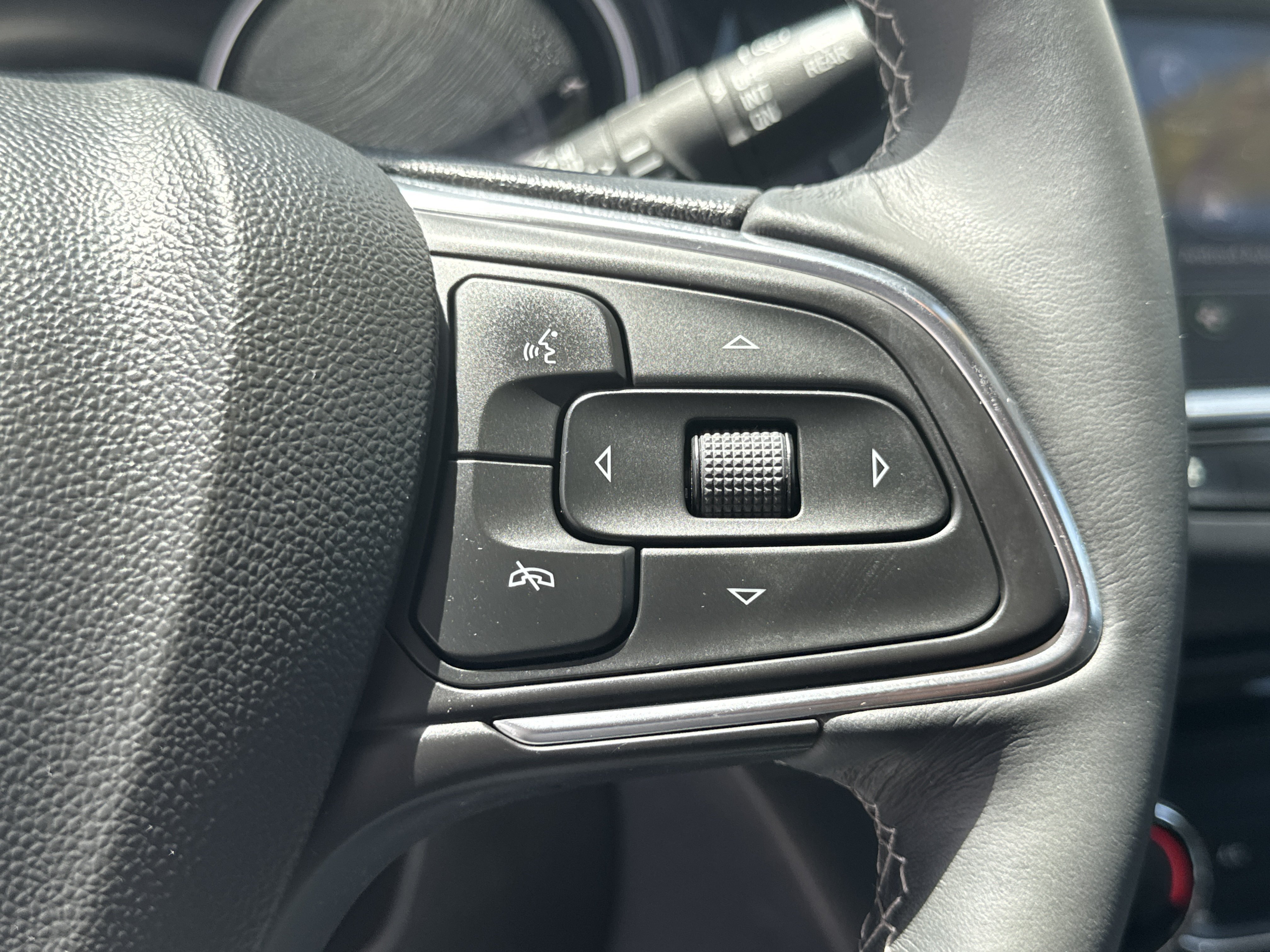 Certified 2022 Buick Encore GX Preferred w/ Cold Weather Comfort Package FWD image 30