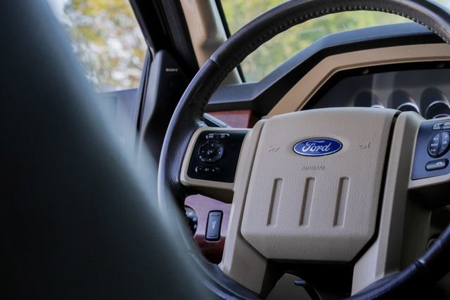 Used 2016 Ford F250 King Ranch w/ King Ranch w/Chrome Package AWD/4WD image 45