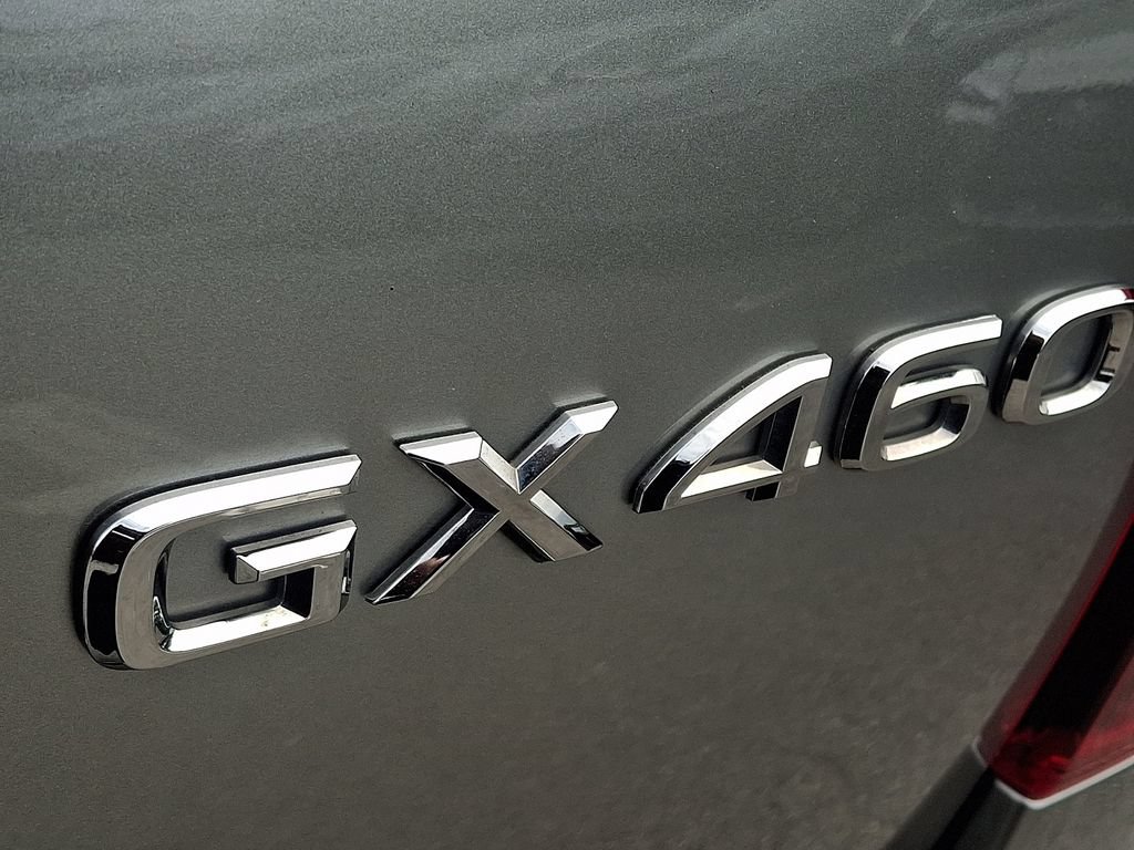 Used 2022 Lexus GX 460 Luxury w/ Sport Design Package AWD/4WD image 30