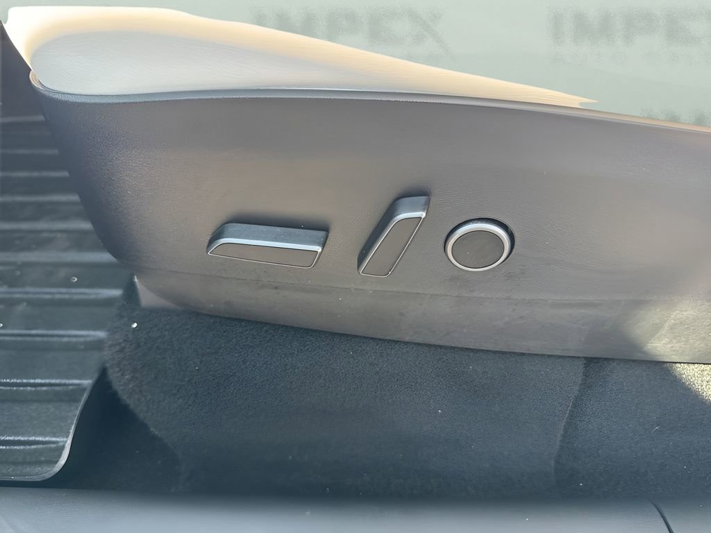 Used 2021 Tesla Model Y Long Range image 10