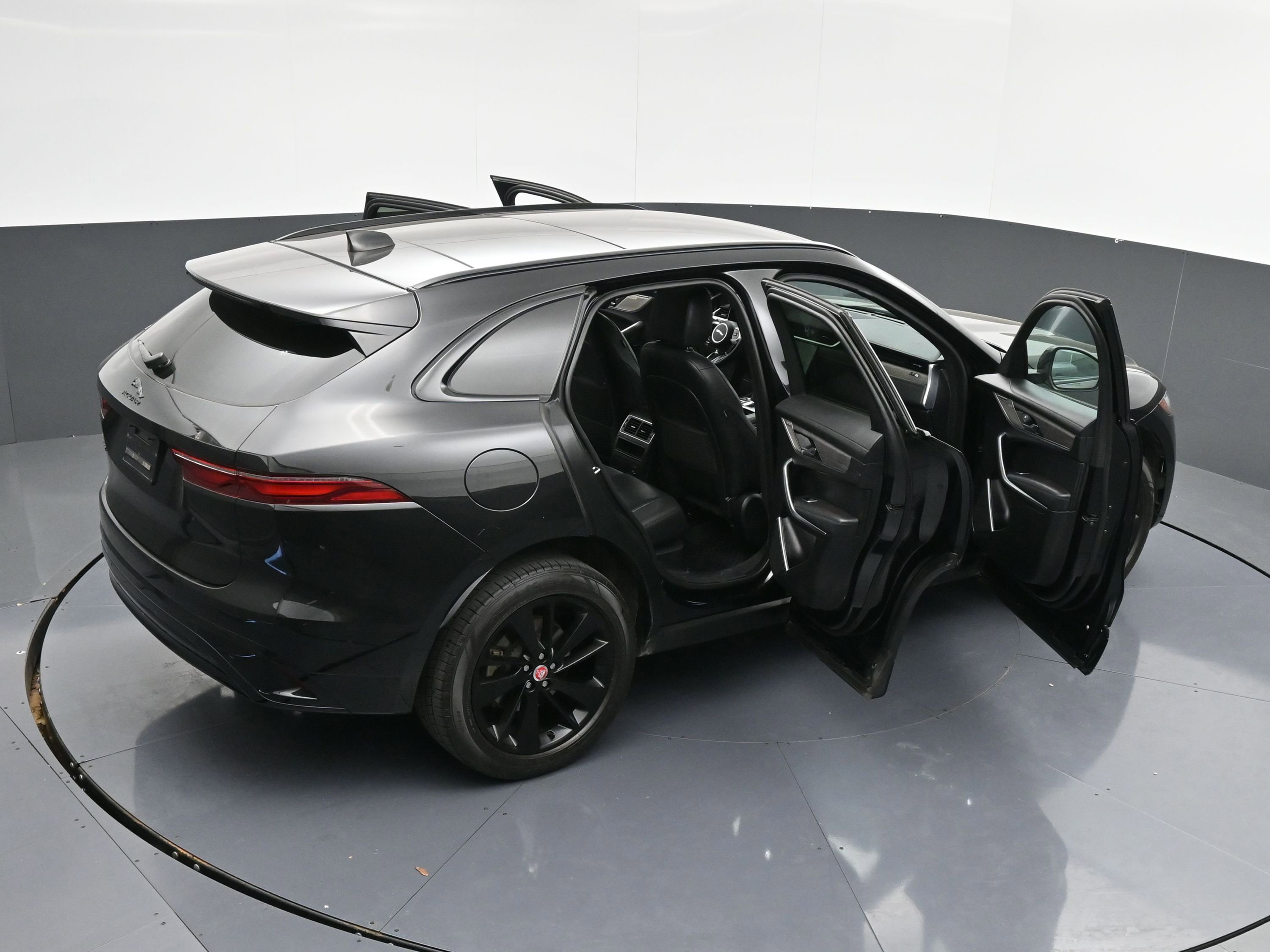 Used 2022 Jaguar F-PACE S image 47