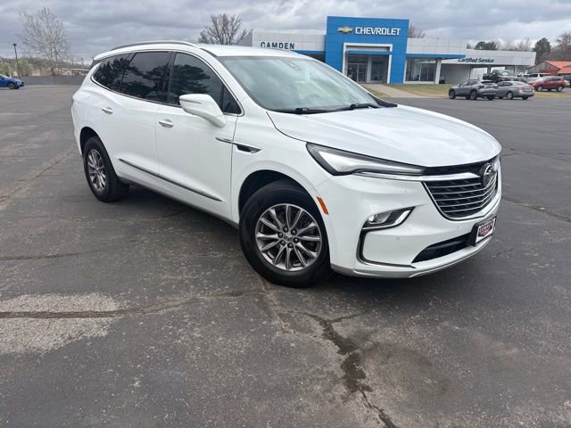 Used 2024 Buick Enclave Premium image 3