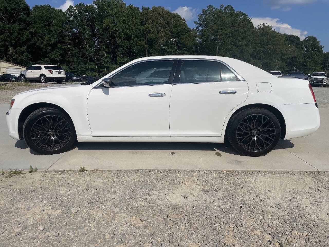 Used 2011 Chrysler 300 Limited RWD image 4
