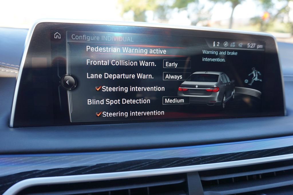 Used 2017 BMW 750i RWD image 43