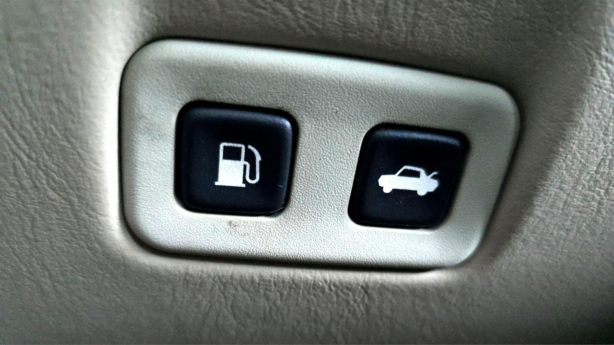 Used 2004 Cadillac XLR image 39