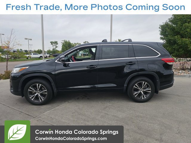 Used 2017 Toyota Highlander LE AWD/4WD image 5