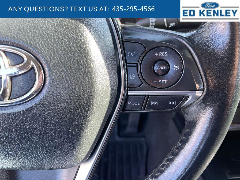 Used 2020 Toyota Camry XSE FWD image 17