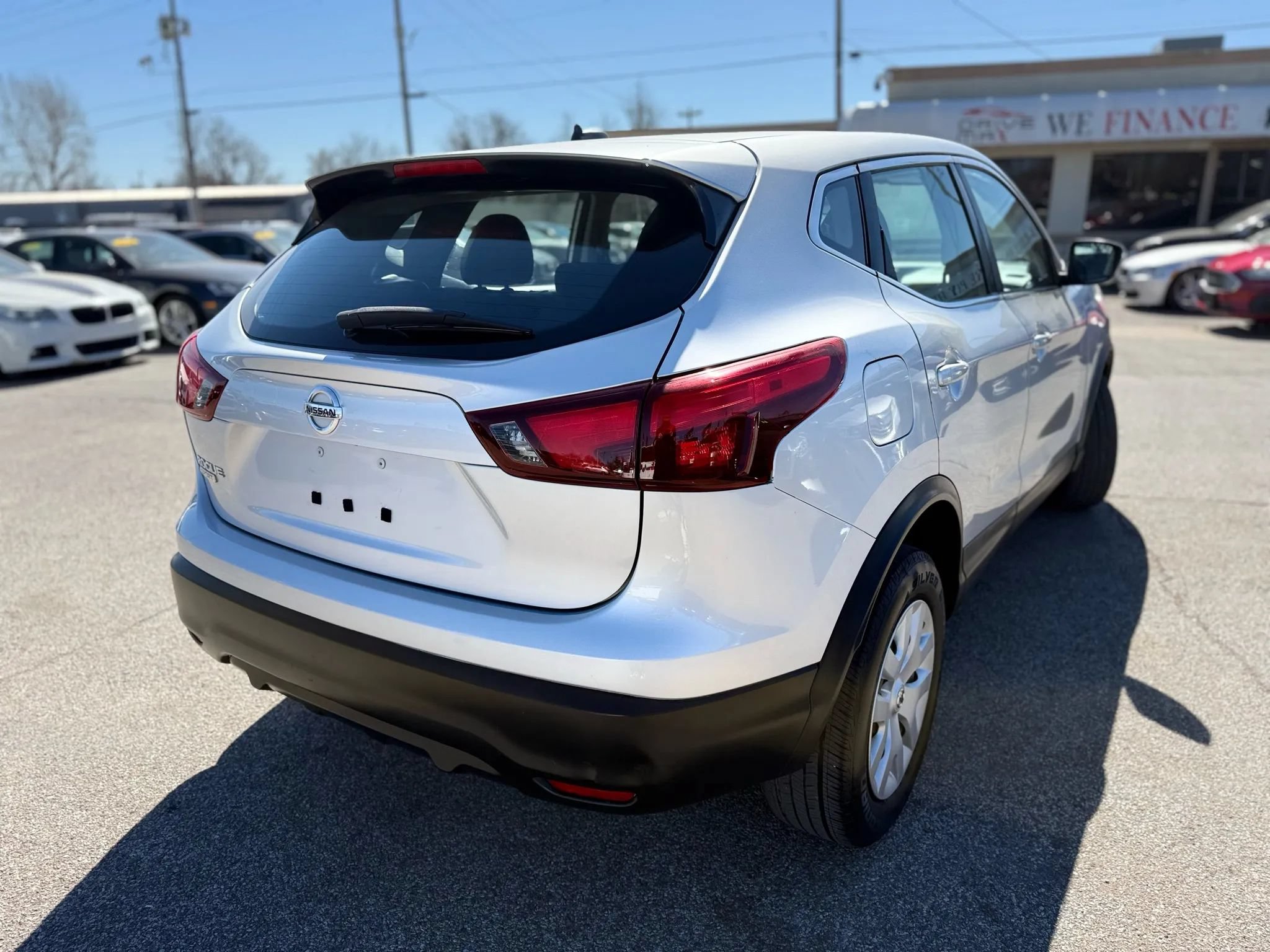 Used 2018 Nissan Rogue Sport S FWD image 3
