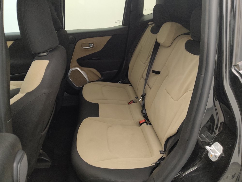 Used 2015 Jeep Renegade Latitude w/ Popular Equipment Group FWD image 18