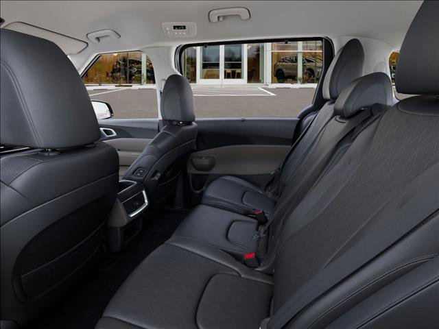 New 2025 Kia Carnival EX image 18